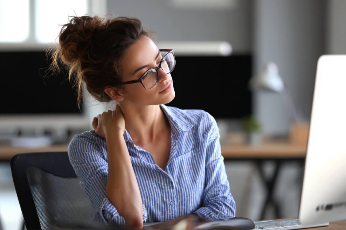 Ergonomia e postura: os principais erros de quem trabalha sentado o dia todo